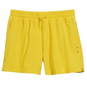 Old Navy Go-Dry Active Stretchtech 4” Shorts Medium. NWT.